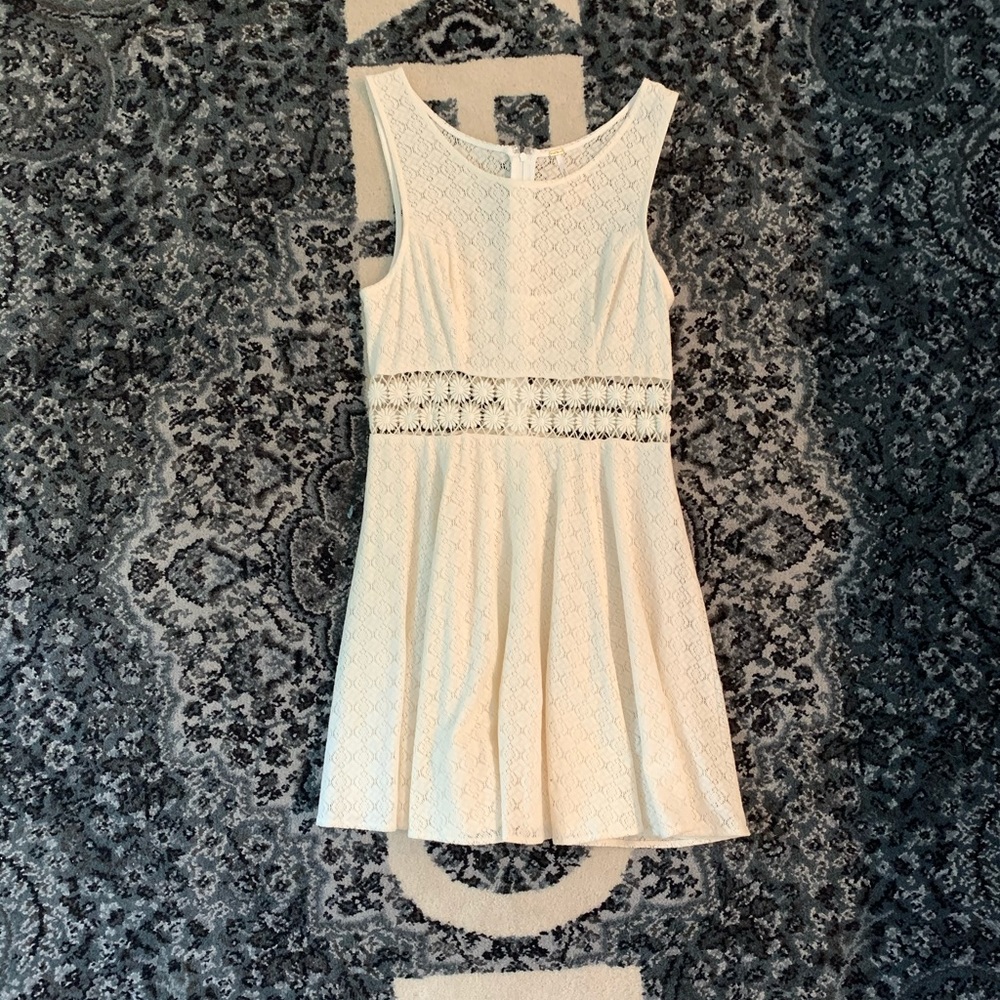 Freepeople dress Size 6 Stretchy Lace Outer & Fully Lined - Picture 3 of 4